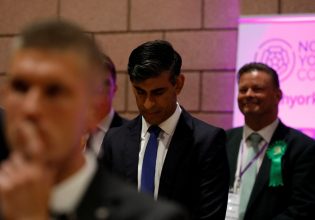 Βρετανικές εκλογές: Ο Ρίσι Σούνακ συνεχάρη τον Κιρ Στάρμερ για τη νίκη του