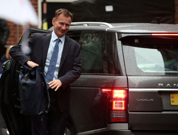 Βρετανικές εκλογές: Πώς θα κινηθούν στερλίνα, ομόλογα και μετοχές υπό μία κυβέρνηση των Εργατικών