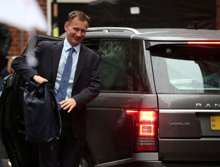 Βρετανικές εκλογές: Πώς θα κινηθούν στερλίνα, ομόλογα και μετοχές υπό μία κυβέρνηση των Εργατικών