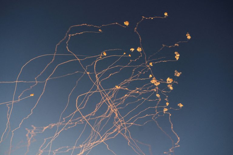 Λίβανος: Συνεχίζονται οι αψιμαχίες στα σύνορα – Νέες ισραηλινές επιδρομές με νεκρούς αμάχους