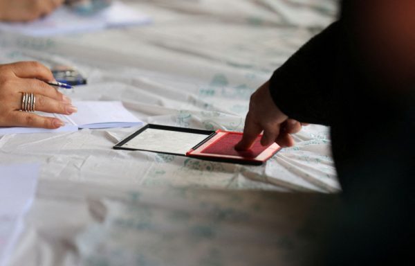 Οι συνέπειες των εκλογών στο Ιράν και τη Γαλλία