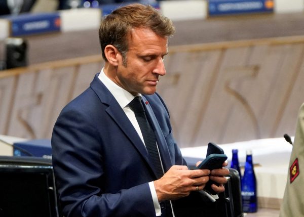 Εμανουέλ Μακρόν: Θέλει να επιλέξει τον επόμενο πρωθυπουργό