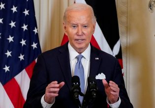 Μπάιντεν: Αυξάνεται η πίεση προς τον αμερικανό πρόεδρο να παραιτηθεί «για το καλό της χώρας»