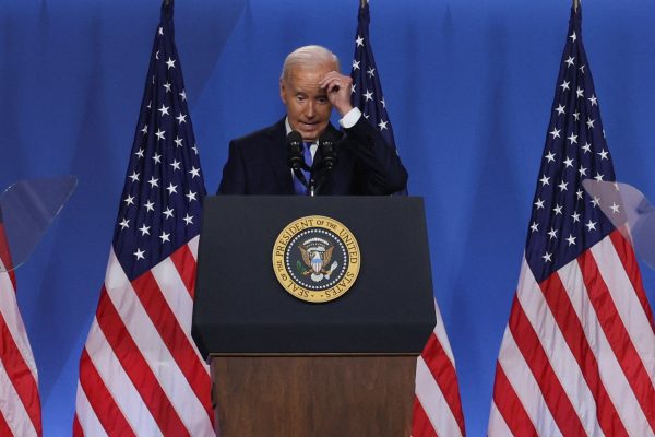 Τζο Μπάιντεν: Συνεχίζει τον αγώνα για την προεδρία με… φθαρμένη εικόνα