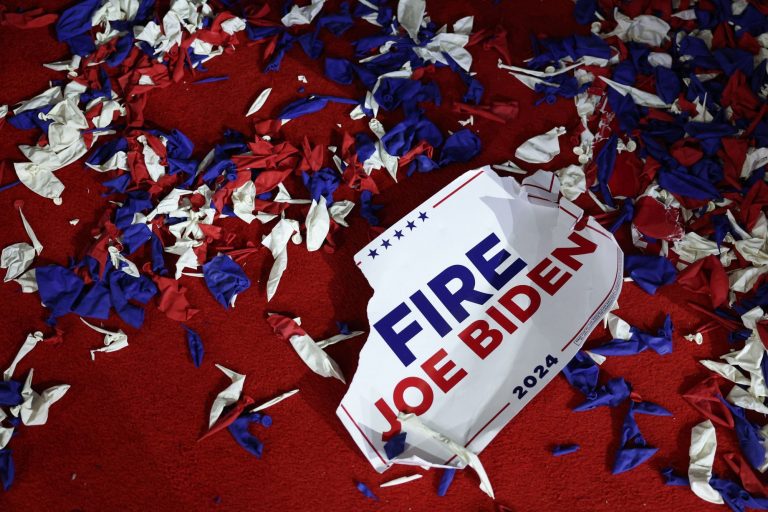 ΗΠΑ: «Βρέχει» διαψεύσεις για απόσυρση της υποψηφιότητας Μπάιντεν – Τι θα συμβεί αν βγει εκτός κούρσας