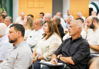 Ο Δήμαρχος Πειραιά Γιάννης Μώραλης σε σύσκεψη των Δημάρχων στην ΠΕΔΑ με την ηγεσία του Υπουργείου Εσωτερικών