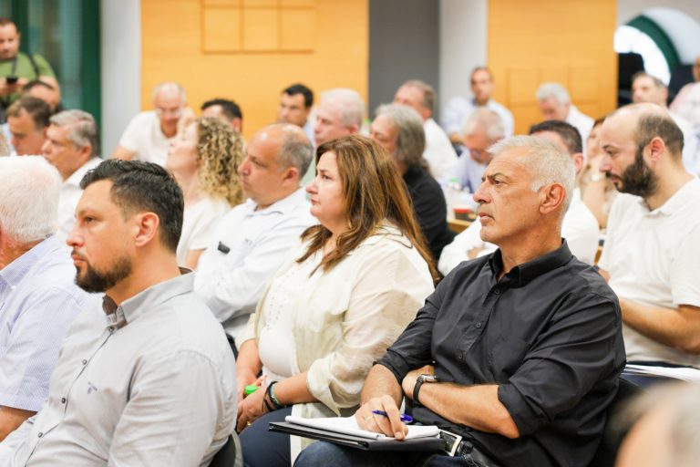 Ο Δήμαρχος Πειραιά Γιάννης Μώραλης σε σύσκεψη των Δημάρχων στην ΠΕΔΑ με την ηγεσία του Υπουργείου Εσωτερικών