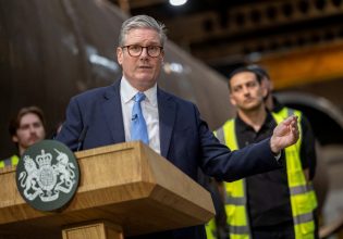 Βρετανία: Η χώρα είναι χρεοκοπημένη και διαλυμένη λέει ο Στάρμερ