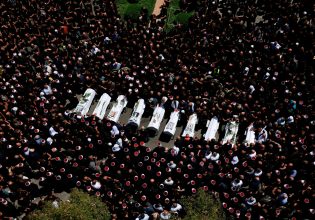 Υψίπεδα του Γκολάν: Θρήνος στις κηδείες των 12 παιδιών θυμάτων της επίθεσης