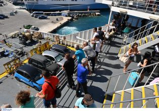 Ακτοπλοϊκά εισιτήρια: Σχέδια για μείωση του ΦΠΑ στα ΙΧ