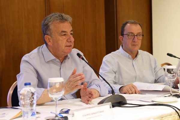 Πόρους για την ανασυγκρότηση των σεισμόπληκτων περιοχών ζητάει ο περιφερειάρχης Κρήτης