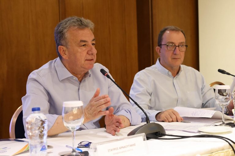 Πόρους για την ανασυγκρότηση των σεισμόπληκτων περιοχών ζητάει ο περιφερειάρχης Κρήτης