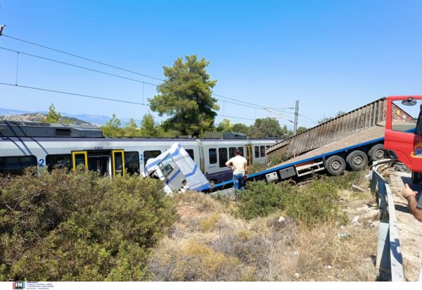 Αυλίδα: Συνελήφθη ο οδηγός του φορτηγού που συγκρούστηκε με τρένο