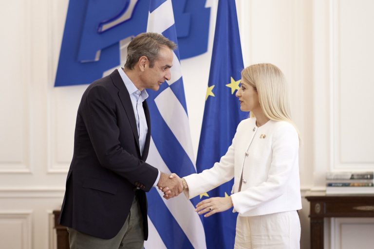 Με την Πρόεδρο της Βουλής των Αντιπροσώπων της Κύπρου και πρόεδρο του ΔΗΣΥ συναντήθηκε ο Μητσοτάκης
