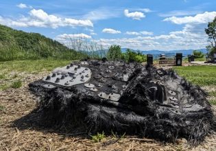 SpaceX: Βρήκατε συντρίμμια πυραύλων μας; Καλέστε τη γραμμή βοήθειας