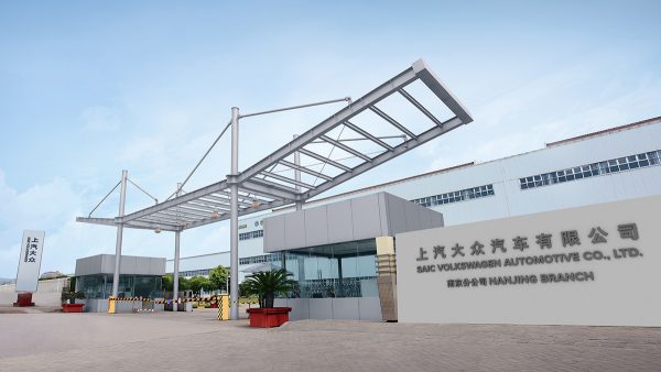 Νταμπλ συμφωνιών με SAIC και Rivian για την VW