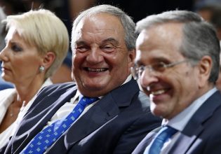 Σαμαράς – Καραμανλής: «Ουδέν σχόλιον» από την κυβέρνηση για τις ομιλίες των πρώην πρωθυπουργών