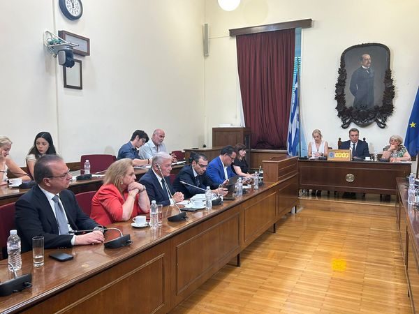 Με συγκεκριμένα αιτήματα στη μόνιμη επιτροπή των περιφερειών της Βουλής, ο πρόεδρος της ΠΕΔ Κρήτης