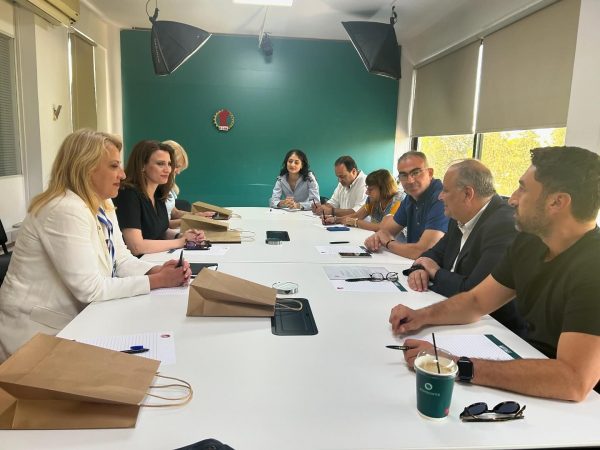 Σειρά συναντήσεων με κόμματα της Κύπρου από τον ΣΥΡΙΖΑ