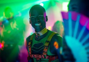 Νκούτι Γκάτουα: Ο Έρικ από το γκλιτεράτο «Sex Education» είναι ο νέος Doctor Who