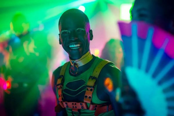 Νκούτι Γκάτουα: Ο Έρικ από το γκλιτεράτο «Sex Education» είναι ο νέος Doctor Who