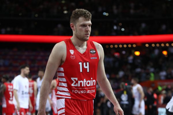 «Οι Ράπτορς δεν θέλουν να αφήσουν τον Βεζένκοφ» (pic)