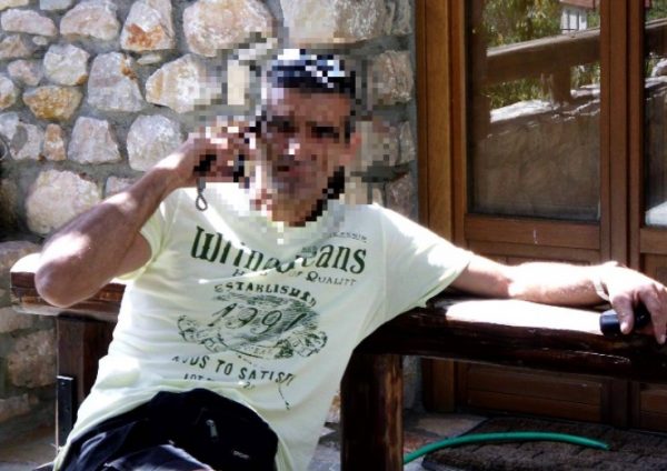 Αρκαδία: Ματωμένη βάφτιση – Τον ξυλοκόπησε μέχρι θανάτου επειδή θεώρησε ότι φλέρταρε τη γυναίκα του