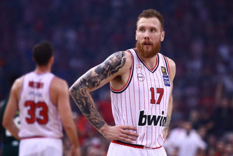 Τέλος από τον Ολυμπιακό ο Μπραζντέικις – Επέστρεψε στη Ζαλγκίρις