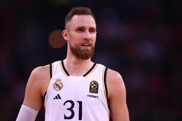 Ανανέωσε με τη Ρεάλ Μαδρίτης ο Μούσα