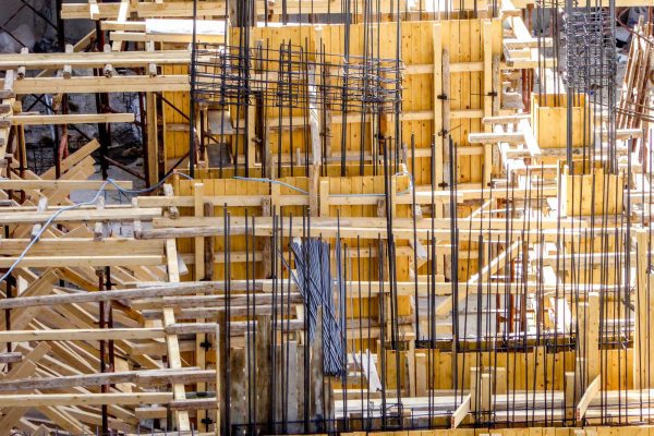 Ακίνητα: Ακριβαίνουν συνεχώς τα οικόπεδα στην Αττική – Πού κυμαίνονται τα κόστη κατασκευής κατοικιών