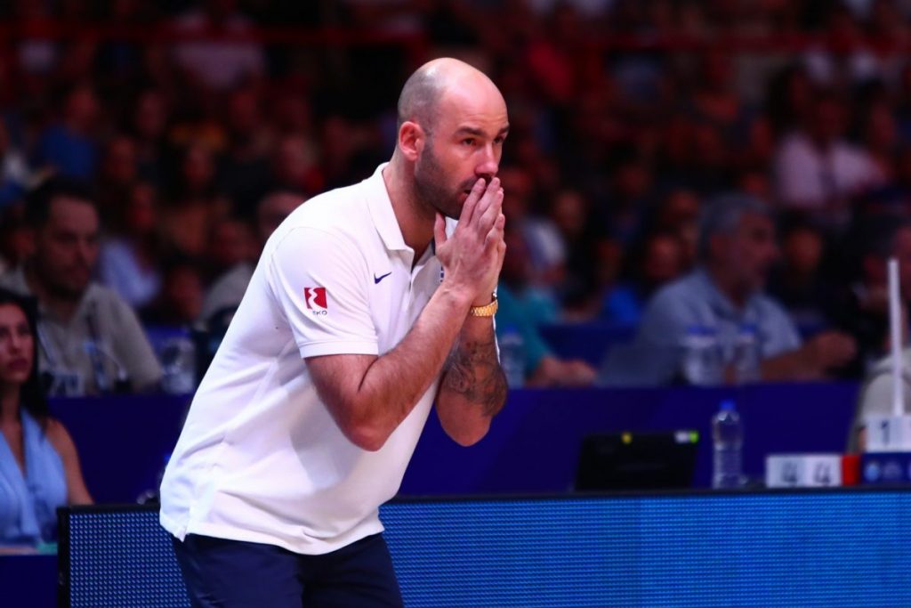 Σπανούλης: «Η άμυνα είναι στο DNA του Έλληνα – Τα παιδιά είναι περήφανα που φοράνε αυτή τη φανέλα»