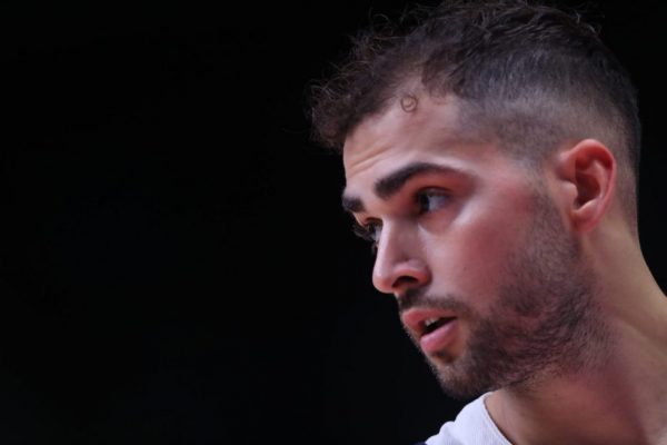 Κάκωση στην δεξιά ωμοπλάτη ο Τολιόπουλος – Θα υποβληθεί σε μαγνητική