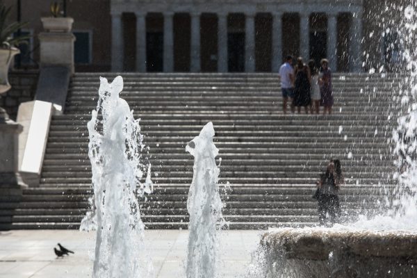 Καιρός σήμερα: Σε κλοιό καύσωνα έχει εισέλθει η χώρα