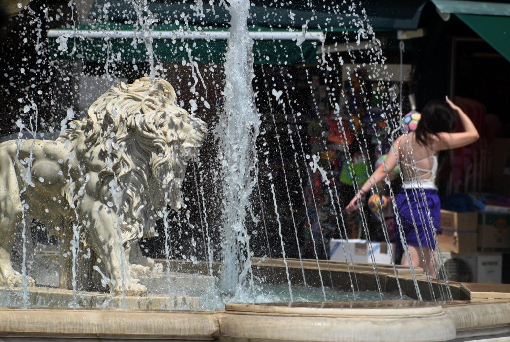 Καύσωνας: Συνεχίζεται ο μαραθώνιος ζέστης