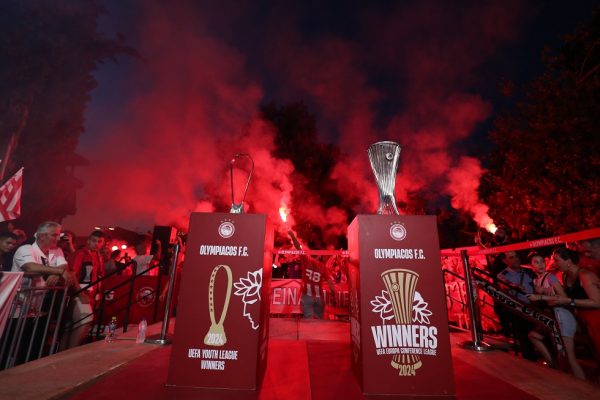 Στη Θήβα τα δύο Ευρωπαϊκά τρόπαια του Ολυμπιακού (vid)