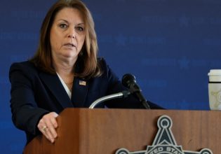 ΗΠΑ: Παραιτήθηκε η επικεφαλής της Μυστικής Υπηρεσίας μετά την απόπειρα δολοφονίας Τραμπ