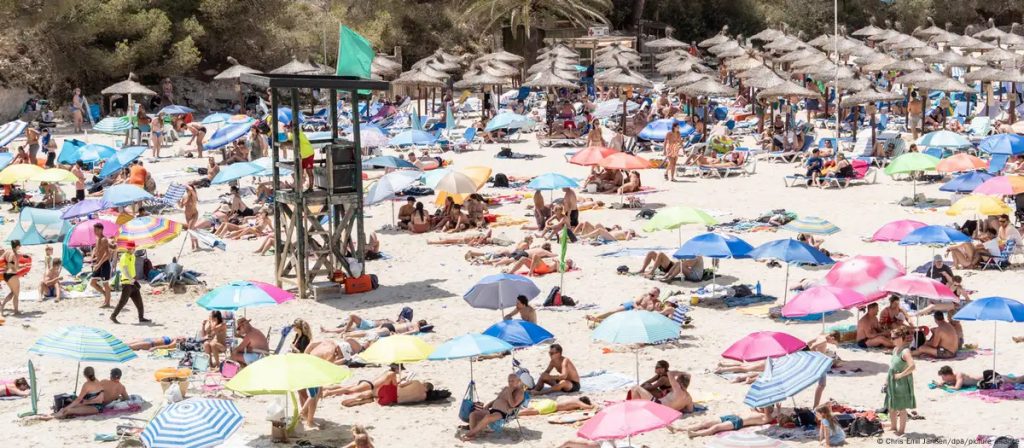 Πώς μπορεί να αντιμετωπιστεί ο υπερτουρισμός;