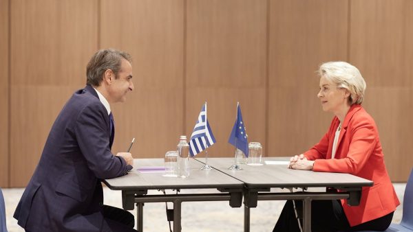 Ευρωπαϊκή Επιτροπή: Η Ούρσουλα φον ντερ Λάιεν, ο Κυριάκος Μητσοτάκης και η μάχη για την επόμενη μέρα
