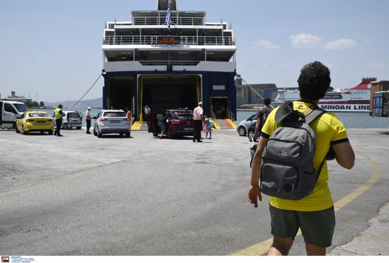 Κορονοϊός: Τριπλάσια κρούσματα σε σχέση με πέρυσι – Τι λένε ειδικοί