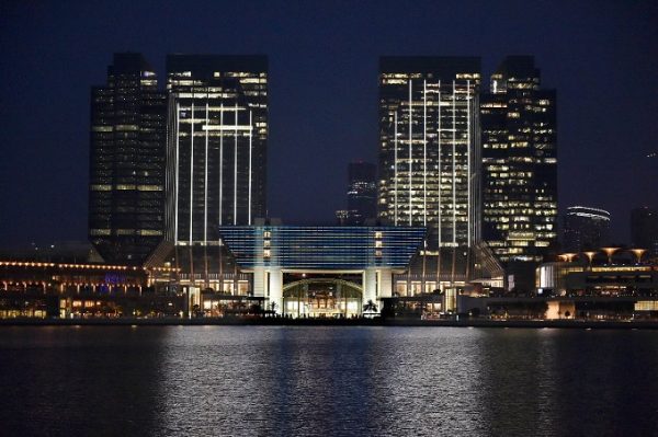 Άμπου Ντάμπι: Ξεμένει από χώρους γραφείων