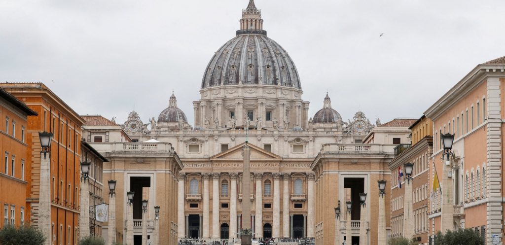 Το Βατικανό απαγορεύει σε εργαζόμενους να έχουν τατουάζ και σκουλαρίκια για λόγους «ευπρέπειας»