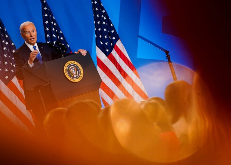 Δημοκρατικοί vs Τζο Μπάιντεν: Επιχείρηση «Πέτα τον παππού από το τρένο»