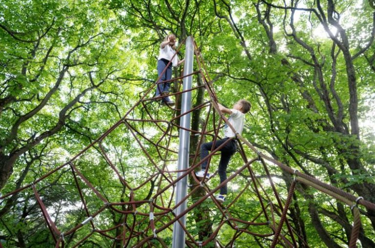 Νορβηγία: Αφήνουν τα 6χρονα παιδιά τους να πηγαίνουν μόνα τους στο σχολείο