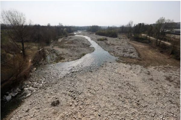 Κλιματική αλλαγή: Στη Σικελία η λειψυδρία ξεραίνει τις καλλιέργιες και αφήνει διψασμένα τα ζώα