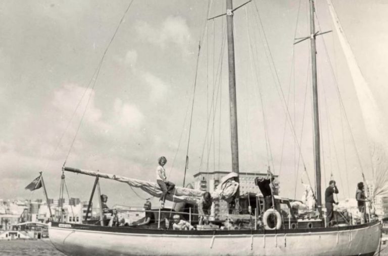 «Υποσχεθήκαμε να μην φάμε ο ένας τον άλλον»: Η ιστορία της οικογένειας που ναυάγησε για 38 ημέρες