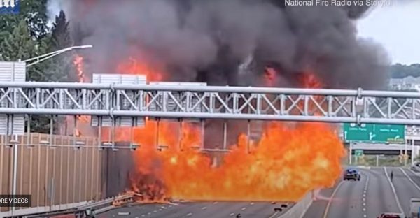 Φρικιαστικό τροχαίο δυστύχημα: Φορτηγό εξερράγη σε αυτοκινητόδρομο στο Nιου Τζέρσεϊ