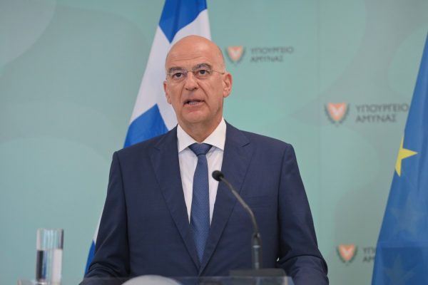 Τουρκία κατά Δένδια για Κυπριακό: Θέλει να κάνει πολιτική καριέρα σπέρνοντας διχόνοια – Η ελληνική απάντηση