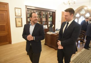 Συνάντηση Κασσελάκη με Χριστοδουλίδη – «Στηρίζουμε την προσπάθεια για μία βιώσιμη λύση του Κυπριακού»