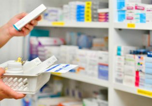 Φάρμακα: Ακριβαίνουν 580 φθηνά σκευάσματα – Αυξάνεται το κόστος για ασφαλισμένους και ΕΟΠΥΥ