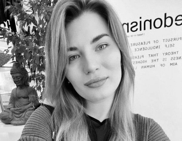 Ουκρανία: Θρήνος για 30χρονη γιατρό που σκοτώθηκε σε πυραυλική επίθεση – Εργαζόταν σε νοσοκομείο παίδων